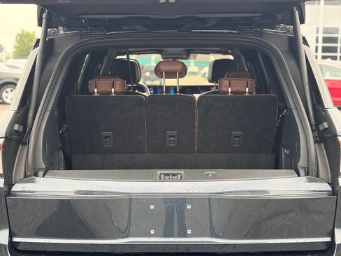 Used 2025 Lincoln Navigator Reserve AWD/4WD image 10