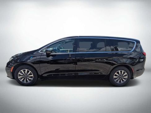 Used 2024 Chrysler Pacifica Limited FWD image 6