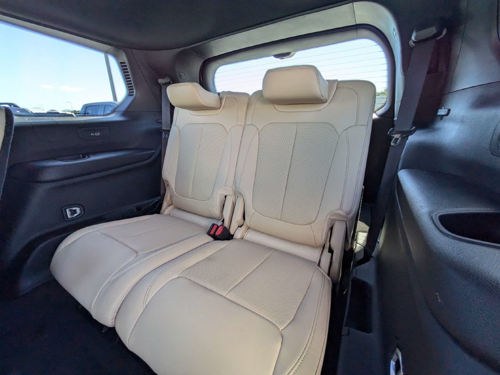 Used 2025 Jeep Grand Cherokee L Limited w/ Luxury Tech Group II AWD/4WD image 17