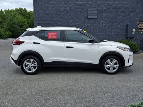 Certified 2023 Nissan Kicks S FWD image 8