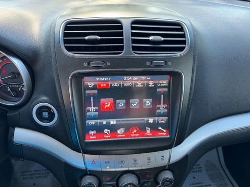 Used 2013 Dodge Journey SXT w/ Flexible Seating Group image 23