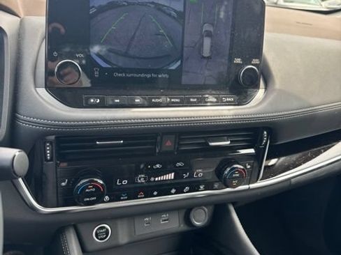 Certified 2023 Nissan Rogue SL w/ SL Premium Package AWD/4WD image 17