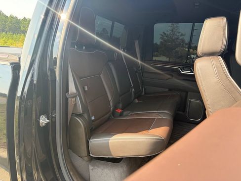 Used 2025 GMC Sierra 2500 Denali w/ Denali Reserve Package AWD/4WD image 18