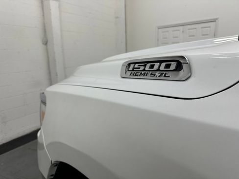 Used 2019 RAM 1500 Big Horn RWD image 18