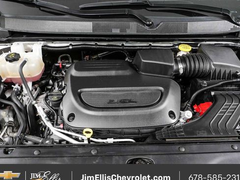 Used 2024 Chrysler Pacifica Touring-L FWD image 35