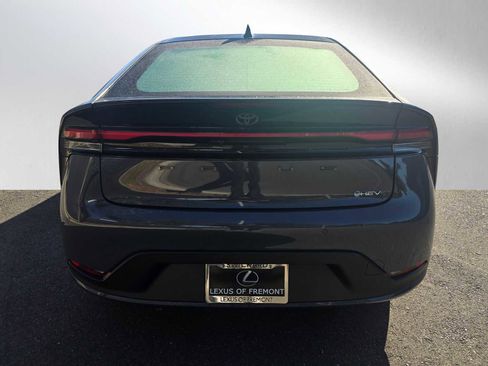 Used 2024 Toyota Prius LE image 4