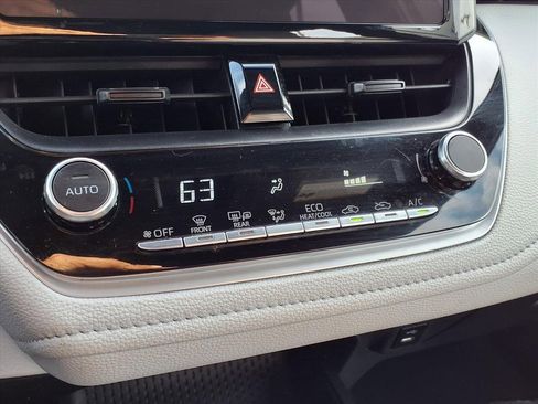 Used 2023 Toyota Corolla SE image 12