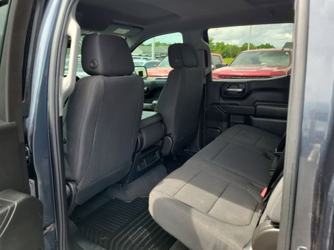 Used 2022 Chevrolet Silverado 1500 Custom w/ LPO, Blackout Package AWD/4WD image 13