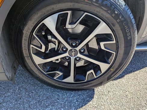 Certified 2023 Kia Sportage EX image 30