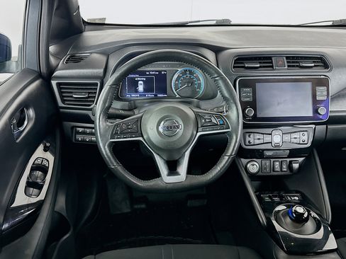 Used 2021 Nissan Leaf SV w/ SV Technology Package image 17