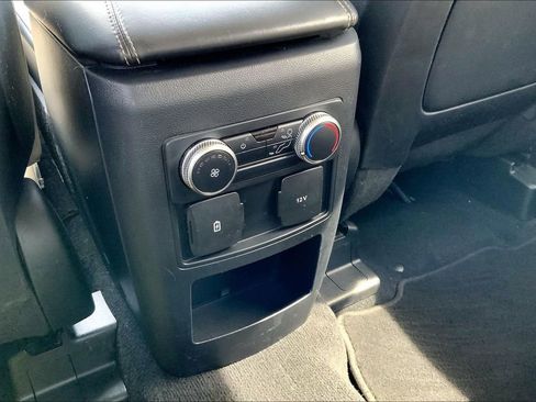 Used 2020 Ford Explorer XLT w/ Equipment Group 202A RWD image 10