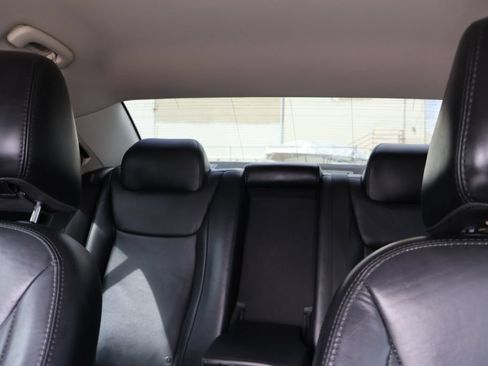 Used 2016 Chrysler 300 Limited RWD image 18