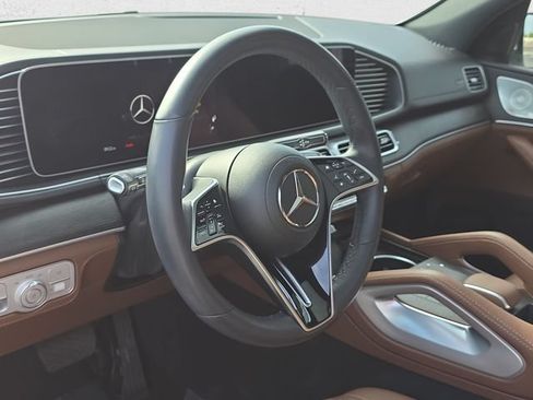 Used 2024 Mercedes-Benz GLE 350 4MATIC w/ Driver Assistance Package image 16