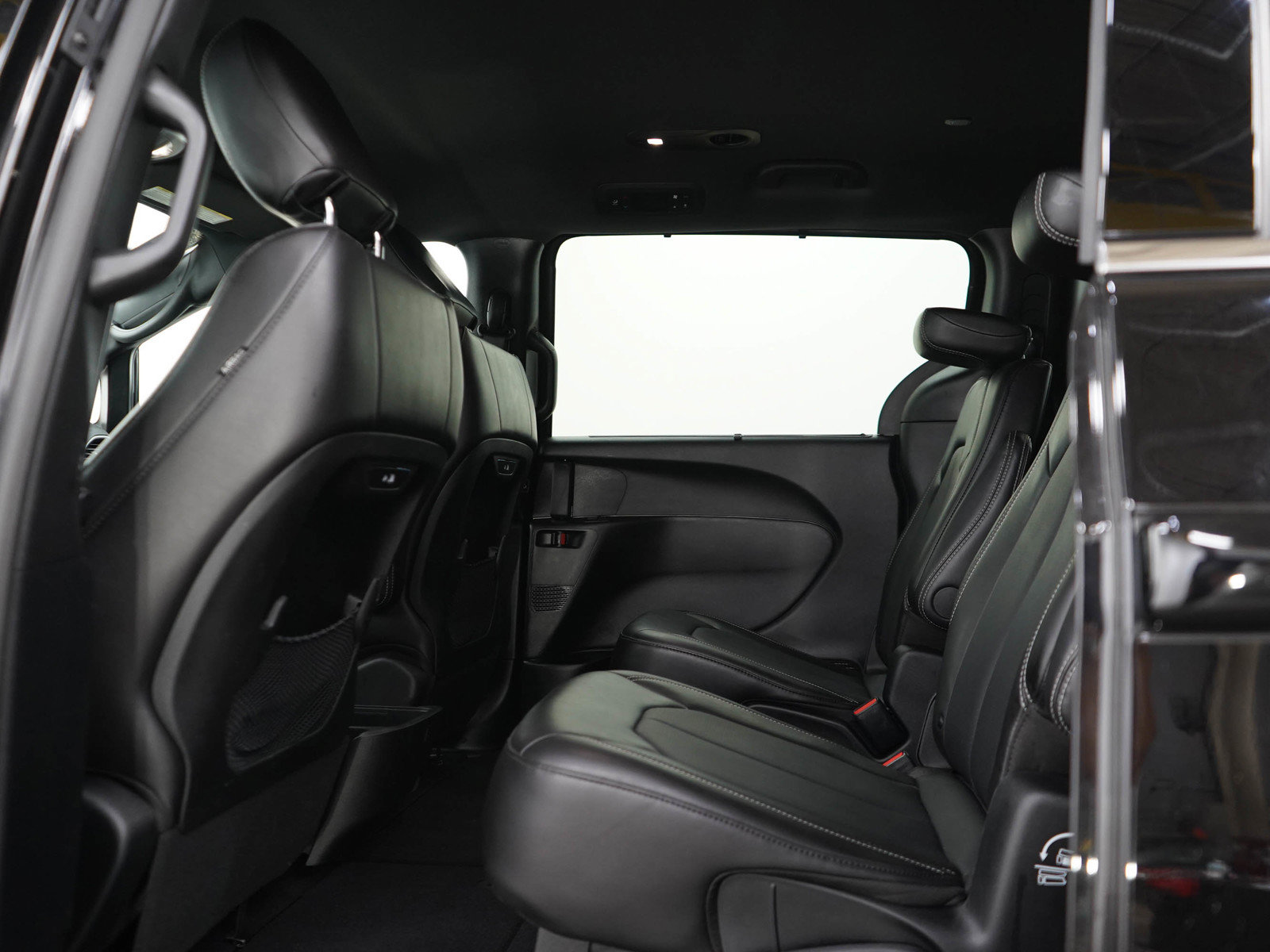 Used 2025 Chrysler Pacifica Select FWD image 20