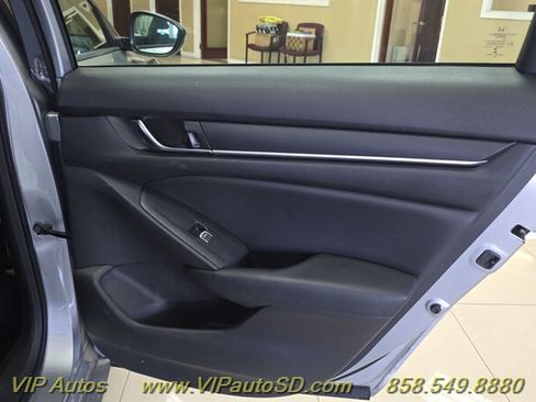 Used 2018 Honda Accord LX image 13