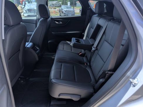 Used 2024 Chevrolet Blazer LT w/ Sound & Technology Package FWD image 23
