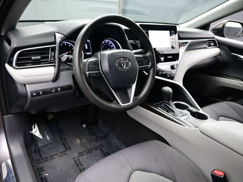 Used 2022 Toyota Camry LE FWD image 13