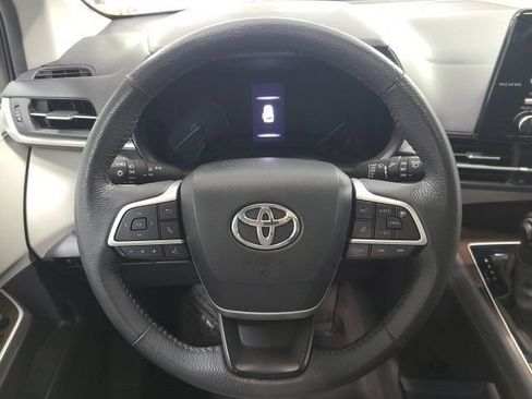 Certified 2024 Toyota Sienna XLE AWD/4WD image 27