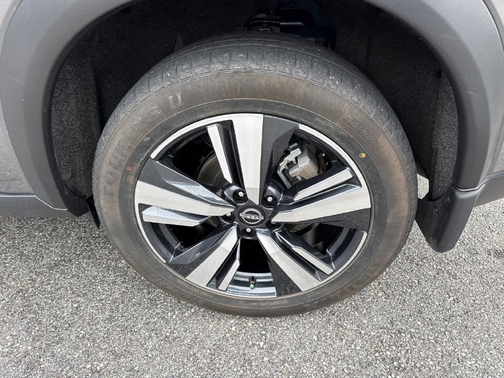 Used 2023 Nissan Rogue Platinum w/ Platinum Premium Package FWD image 19