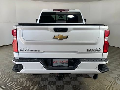 Used 2022 Chevrolet Silverado 2500 High Country w/ Z71 Off-Road Package AWD/4WD image 13