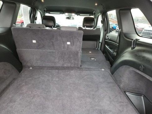 Used 2019 Jeep Grand Cherokee Laredo image 33