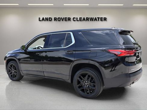 Used 2022 Chevrolet Traverse LS FWD image 3