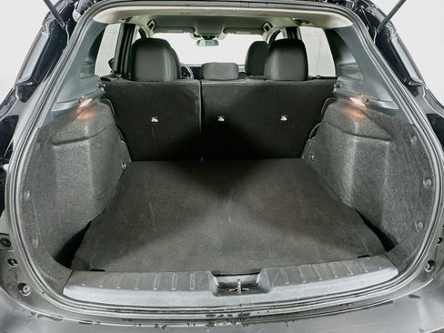 Used 2025 Nissan Kicks SV AWD/4WD image 26
