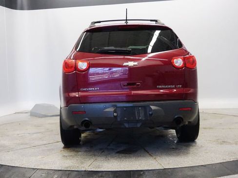 Used 2009 Chevrolet Traverse LTZ image 3