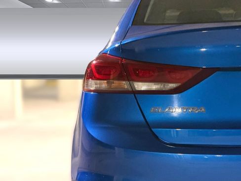 Used 2017 Hyundai Elantra Limited w/ Limited Tech Package 04 image 13