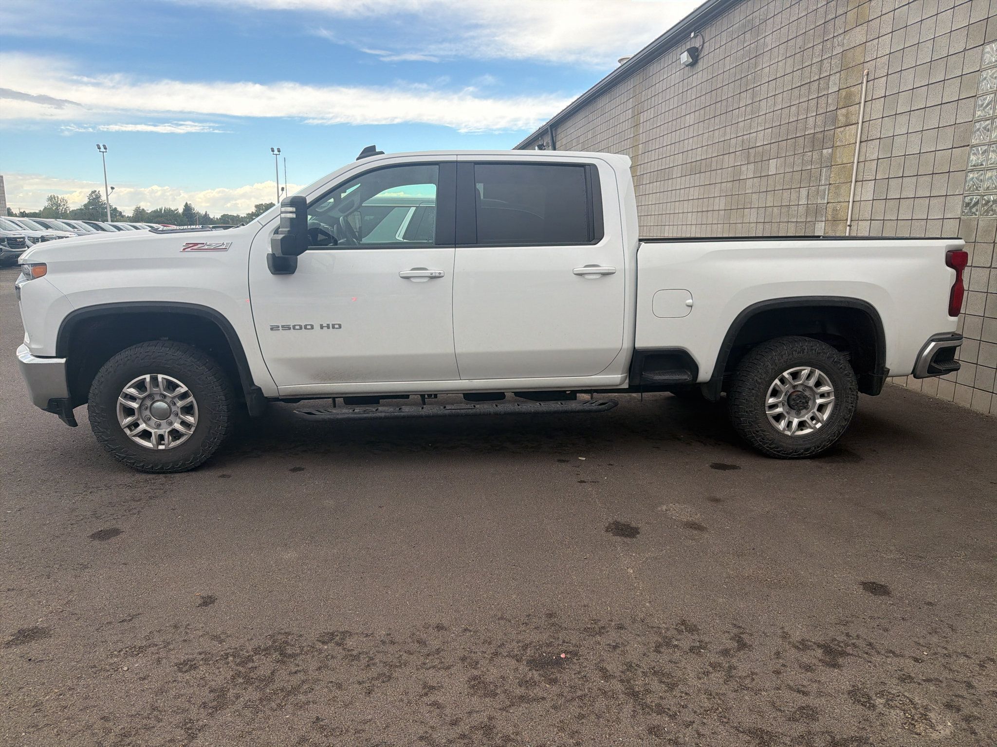 Used 2022 Chevrolet Silverado 2500 LT w/ Convenience Package AWD/4WD image 2