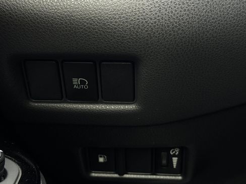 Certified 2020 Toyota C-HR XLE image 33