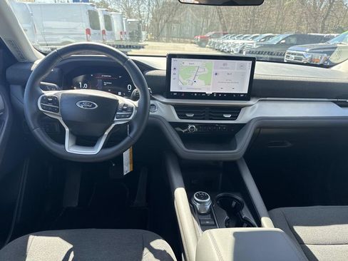 Used 2026 Ford Explorer Active AWD/4WD image 15