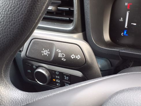 Used 2025 Ford Maverick XL w/ Equipment Group 102A image 12