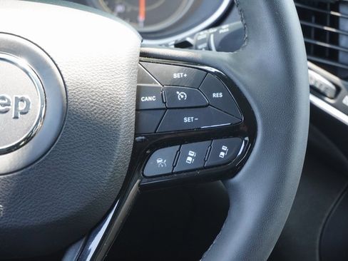 Used 2023 Jeep Cherokee Altitude Lux image 20