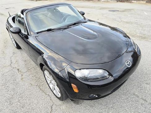 Used 2006 MAZDA MX-5 Miata Sport w/ Suspension Pkg image 10