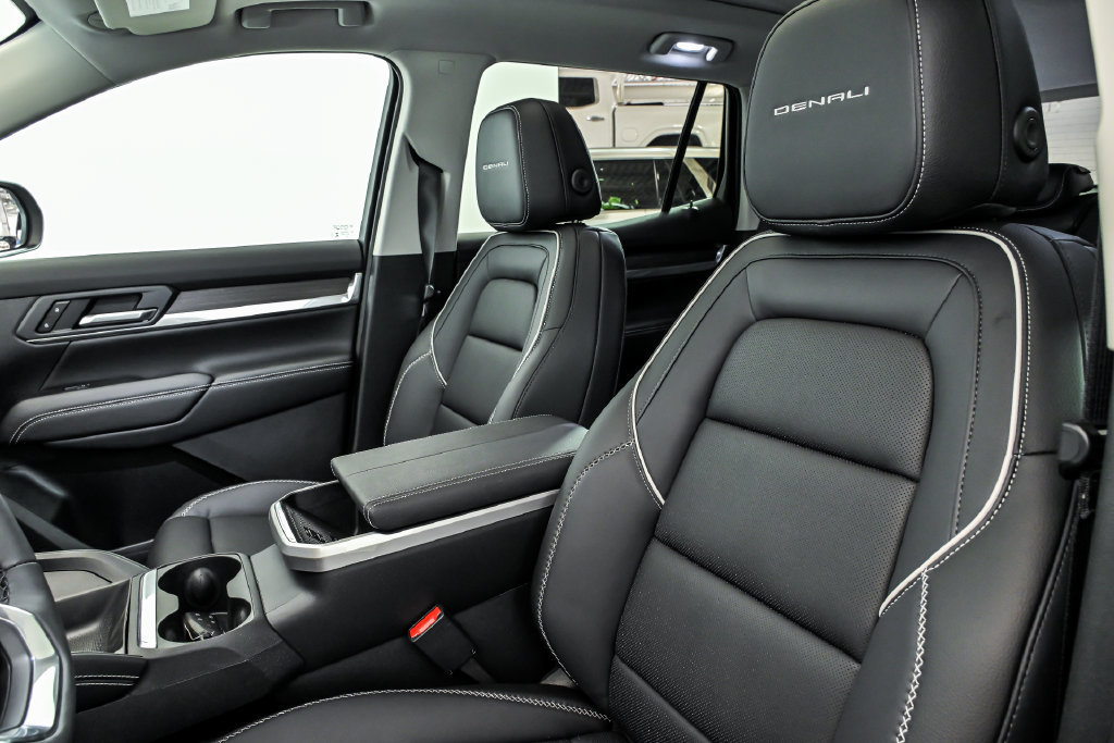 New 2027 GMC Terrain Denali w/ LPO, Floor Liner Package AWD/4WD image 7