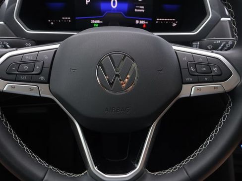 Certified 2023 Volkswagen Tiguan SE w/ Panoramic Sunroof Package FWD image 22