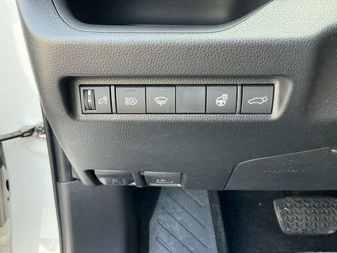 Used 2019 Toyota RAV4 XLE Premium w/ Cold Weather Package AWD/4WD image 25