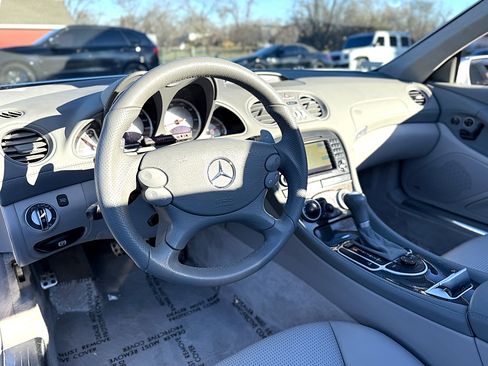 Used 2008 Mercedes-Benz SL 55 AMG w/ P1 Pkg image 12