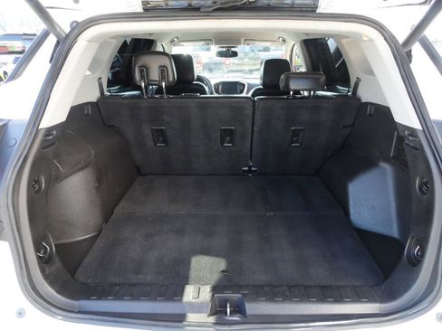 Used 2019 GMC Terrain SLT w/ Preferred Package FWD image 11