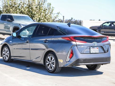 Certified 2019 Toyota Prius Prime Plus FWD image 7