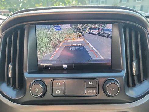 Used 2021 Chevrolet Colorado Z71 AWD/4WD image 15
