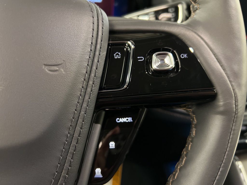 Used 2026 Lincoln Aviator Reserve AWD/4WD image 19