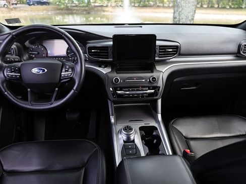 Used 2020 Ford Explorer XLT w/ Equipment Group 202A AWD/4WD image 26
