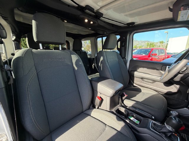 Used 2024 Jeep Wrangler Unlimited Sahara AWD/4WD image 32