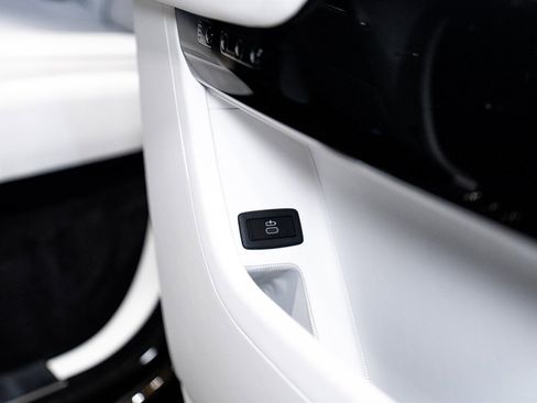 Used 2023 Rolls-Royce Cullinan image 15