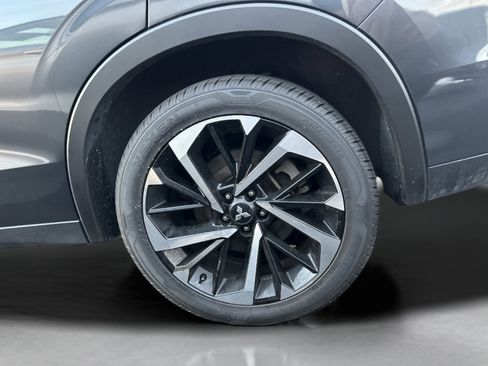 Used 2024 Mitsubishi Outlander SE image 29