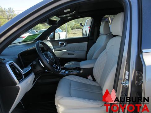 Used 2025 Kia Sorento SX Prestige image 13