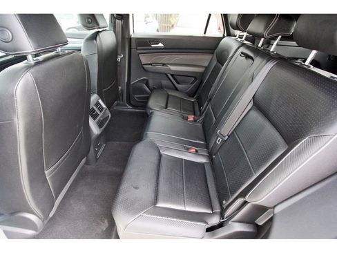 Used 2022 Volkswagen Atlas Cross Sport SE FWD image 10