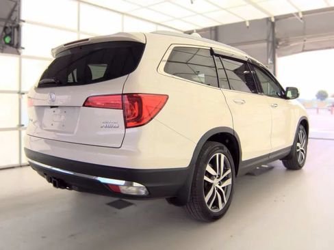 Used 2017 Honda Pilot Elite image 2
